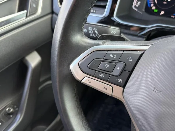 VOLKSWAGEN Taigo (2023) — foto 6 van 22