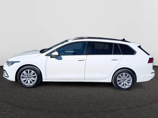 VOLKSWAGEN Golf VIII SW (2022) — foto 10 van 19