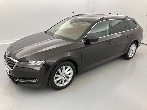 SKODA Superb Combi (2020) — foto 14 van 36