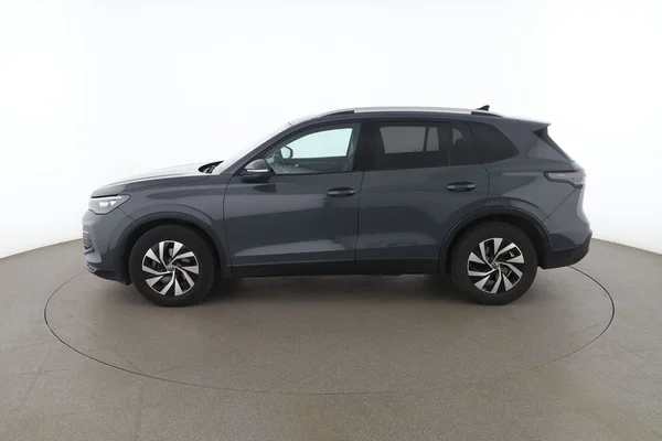 Volkswagen Tiguan (2024) — foto 9 van 16
