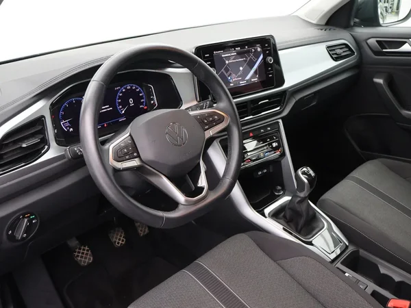 Volkswagen T-Roc (2023) — foto 7 van 23