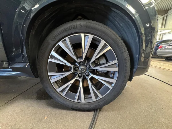 VOLVO XC90 PHEV (2021) — foto 17 van 24