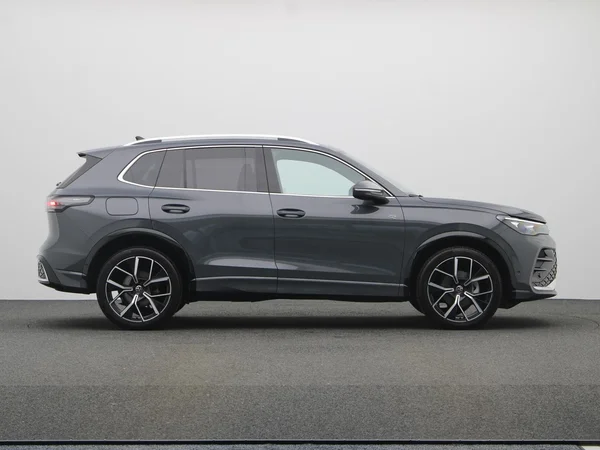 VOLKSWAGEN Tiguan (2024) — foto 22 van 24