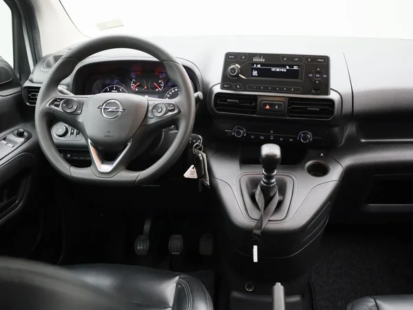 Opel Combo Life (2022) — foto 28 van 30
