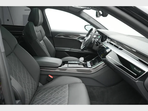 AUDI A8 Long PHEV (2024) — foto 25 van 43