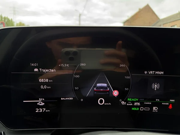 AUDI Q6 e-tron (2025) — foto 10 van 24
