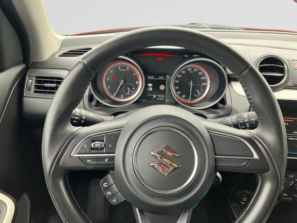 SUZUKI Swift (2020) — foto 9 van 25