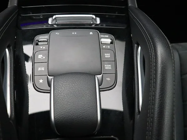 Mercedes-Benz GLE (2022) — foto 16 van 34