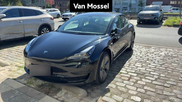 Tesla Model 3 (2023) — foto 1 van 7