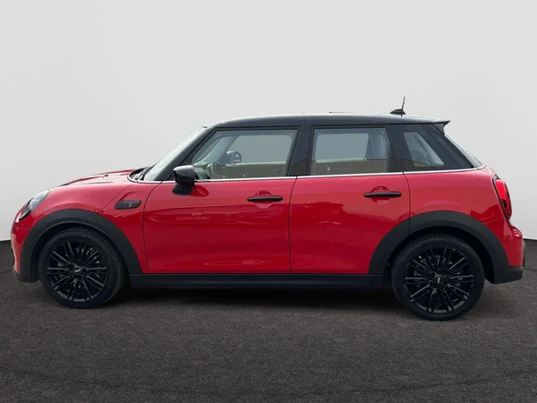 MINI Mini 5 Doors (F55 LCI II) (2022) — foto 12 van 24