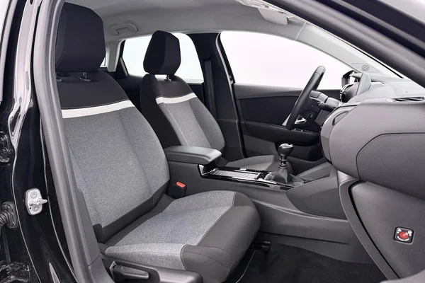 Citroen C4 (2023) — foto 4 van 32