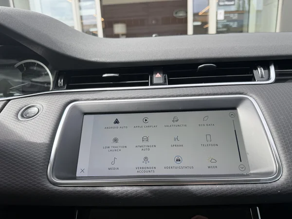Land Rover Range Rover Evoque (2023) — foto 11 van 26