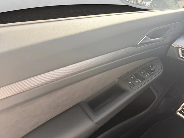 VOLKSWAGEN Golf VIII (2026) — foto 3 van 16
