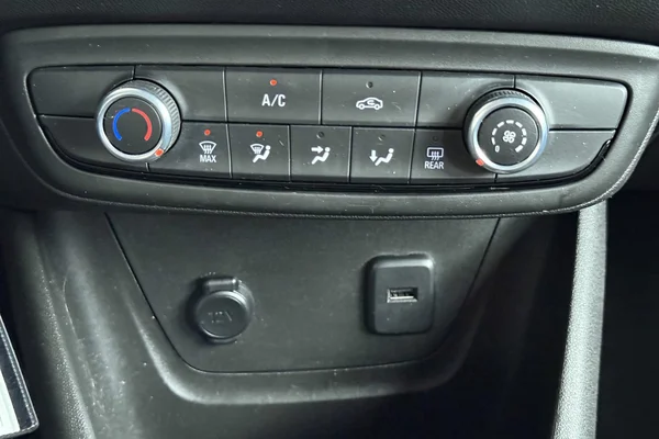Opel Crossland (2022) — foto 10 van 30