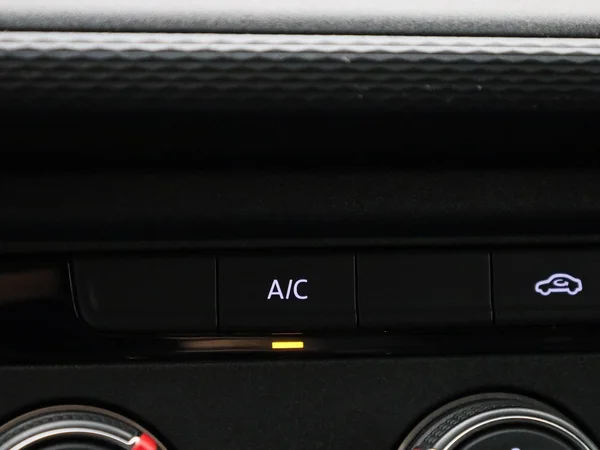 Volkswagen Transporter (2023) — foto 18 van 38