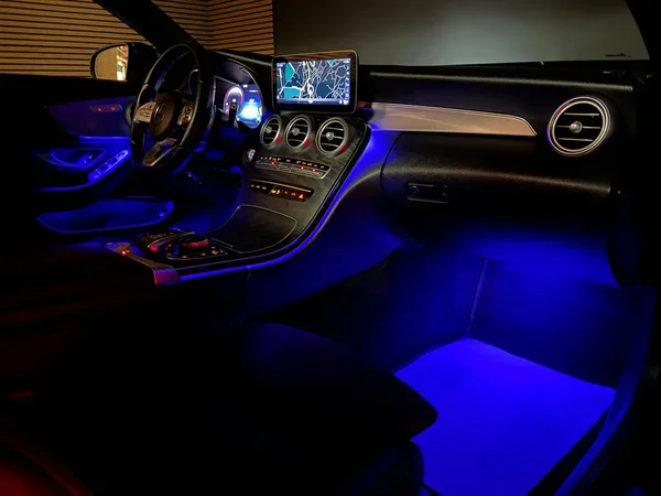Mercedes-Benz C (2021) — foto 13 van 32