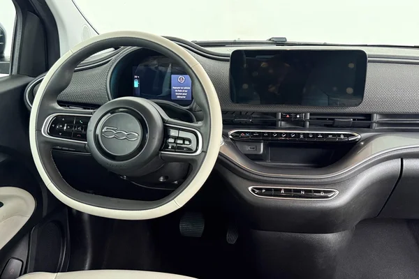 Fiat E-500C (2021) — foto 20 van 49