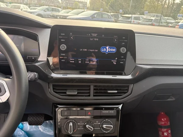 VOLKSWAGEN T-Cross (2025) — foto 3 van 24