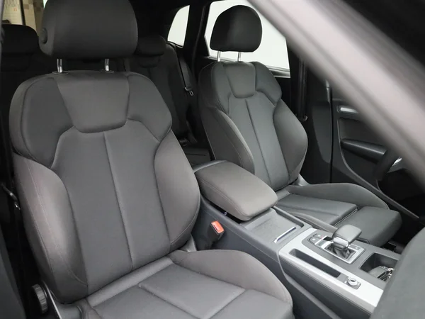 Audi Q5 (2024) — foto 36 van 46