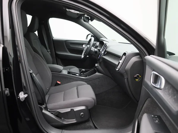 Volvo EX40 (2023) — foto 25 van 39