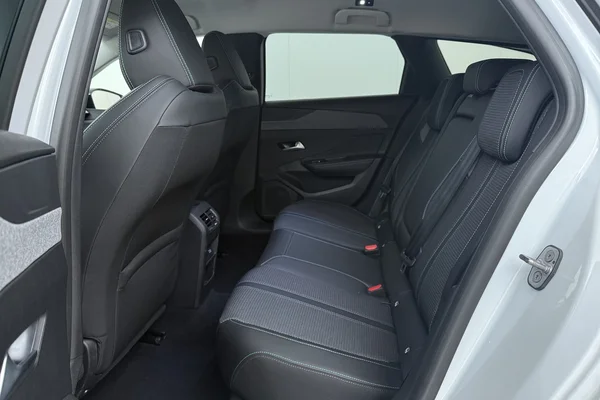 Peugeot 308 SW (2024) — foto 17 van 18