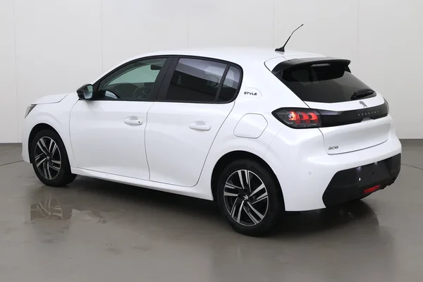 Peugeot 208 (2023) — foto 12 van 18