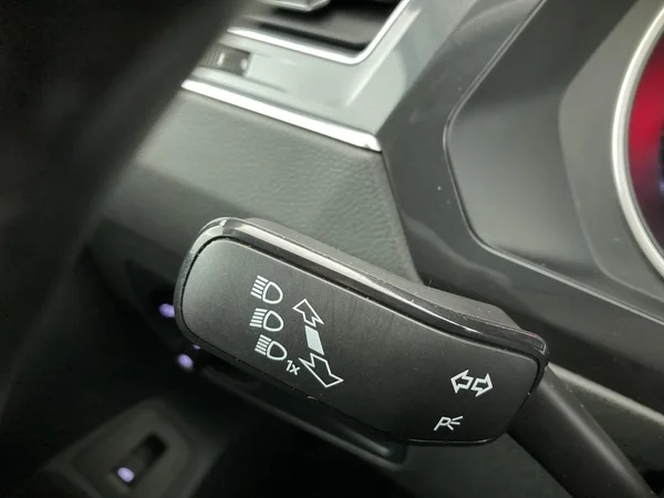 VOLKSWAGEN Tiguan (2022) — foto 21 van 36