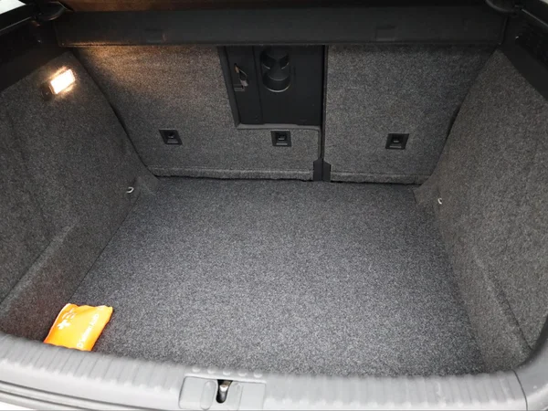 VOLKSWAGEN Tiguan (2016) — foto 2 van 19