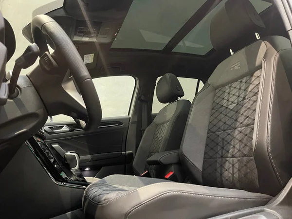 VOLKSWAGEN T-Roc (2025) — foto 4 van 14