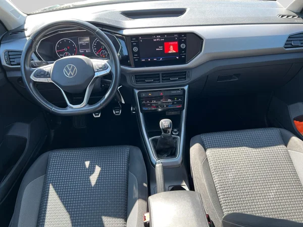 VOLKSWAGEN T-Cross (2022) — foto 15 van 18