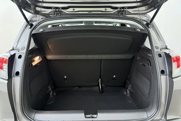 Opel Crossland (2022) — foto 23 van 27