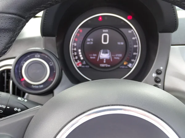 Fiat 500C (2024) — foto 15 van 24