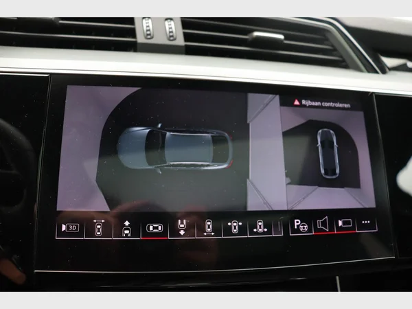 AUDI Q8 e-tron Sportback (2023) — foto 15 van 28