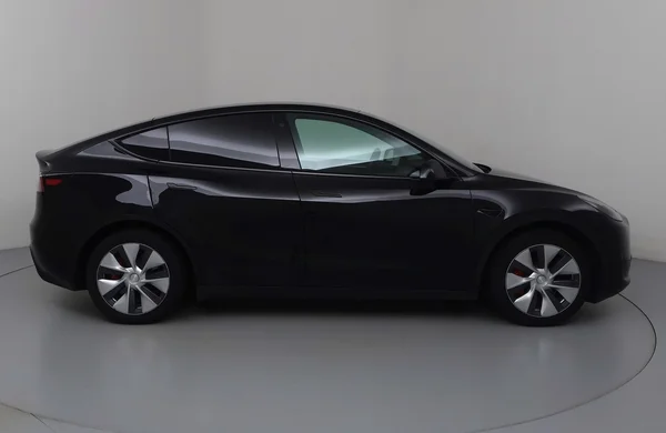 Tesla Model 3 (2023) — foto 33 van 36