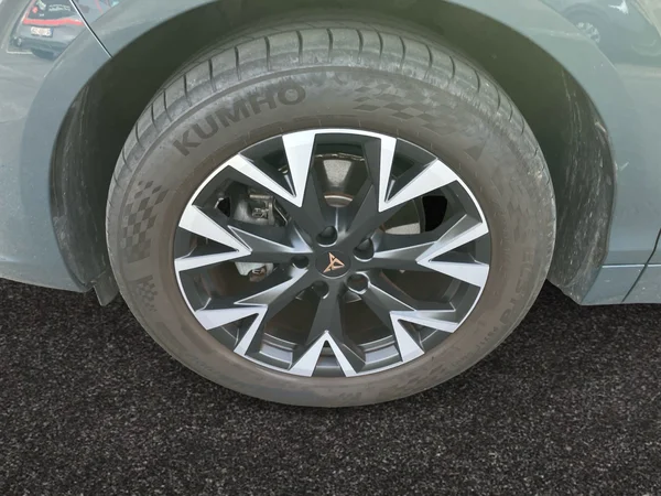CUPRA Terramar (2024) — foto 7 van 24