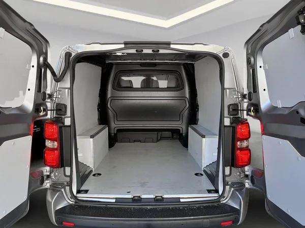 Opel Vivaro (2020) — foto 15 van 16