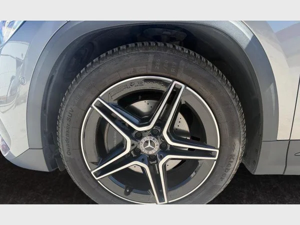 Mercedes-Benz GLA 180 (2022) — foto 22 van 22