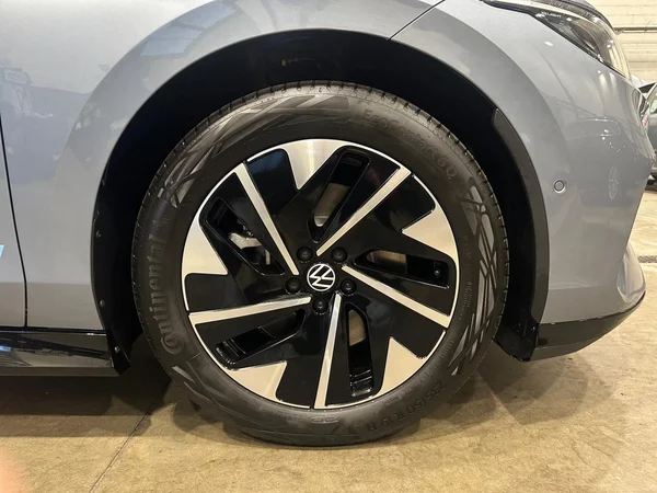VOLKSWAGEN ID.7 Tourer (2026) — foto 16 van 23