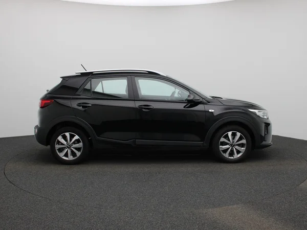 Kia Stonic (2023) — foto 31 van 34