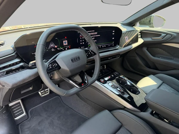 AUDI A5 Avant e-hybrid (PHEV) (2026) — foto 7 van 16