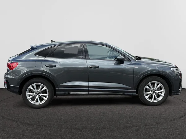 AUDI Q3 Sportback (2024) — foto 18 van 21