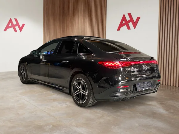 Mercedes-Benz EQE-350 (2022) — foto 29 van 29
