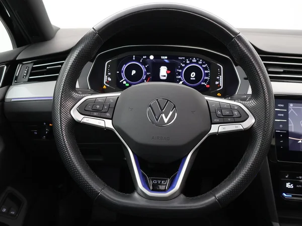 VOLKSWAGEN Passat Variant GTE (2022) — foto 5 van 29