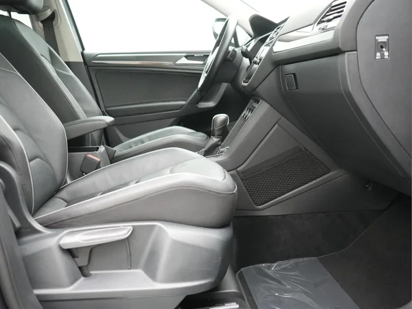 VOLKSWAGEN Tiguan Allspace (2021) — foto 9 van 10