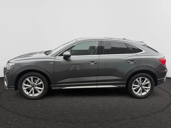 AUDI Q3 Sportback (2025) — foto 12 van 21