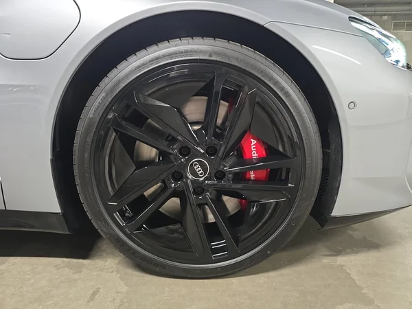 AUDI S e-tron GT (2025) — foto 6 van 23
