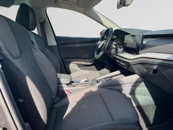 SKODA Octavia Combi (2024) — foto 8 van 24