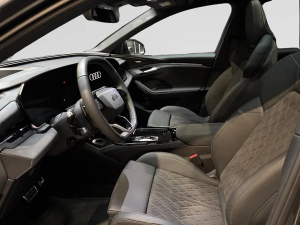 AUDI Q6 e-tron (2024) — foto 7 van 24