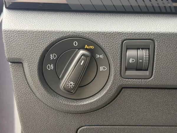 VOLKSWAGEN T-Cross (2023) — foto 2 van 21