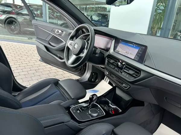 Bmw 118 (2024) — foto 3 van 22
